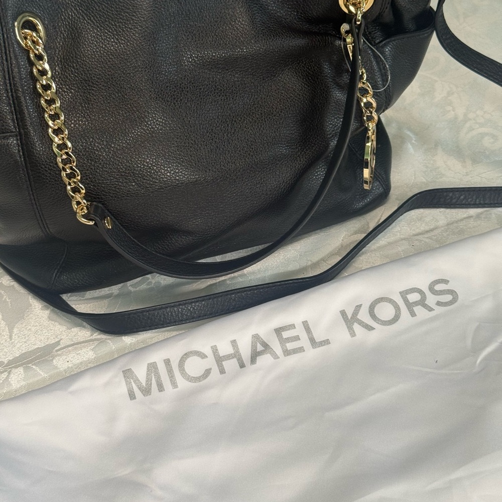 Black NWT Michael Kors handbag. - Picture 16 of 16